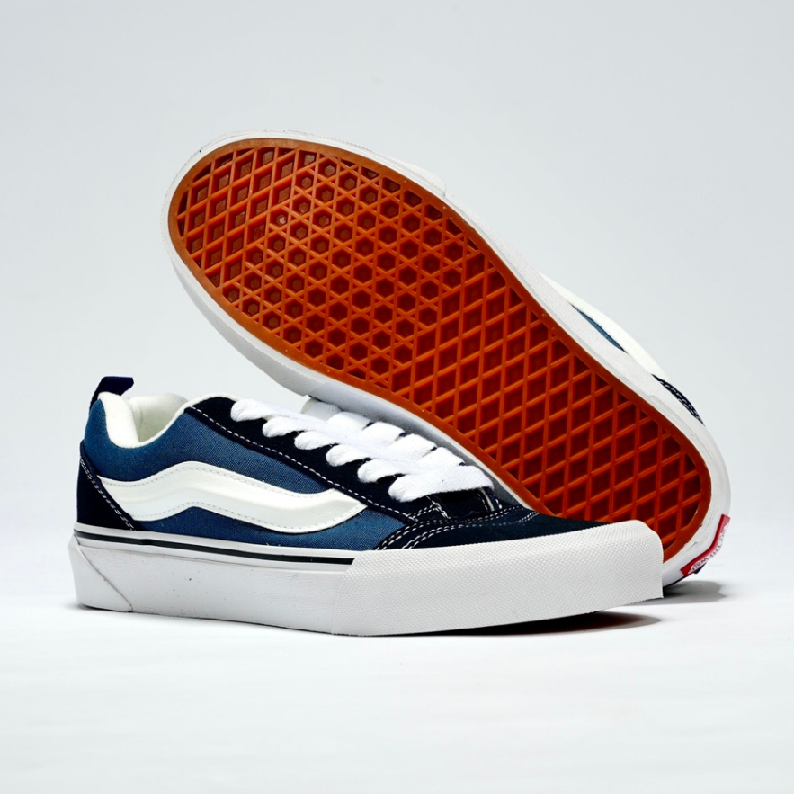 แท้ % Vans Classics Knu Skool ส่งไวส่งฟรี แวนส์ ได้ทั้งชายและหญิง รองเท้าผ้าใบ รองเท้าลําลอง