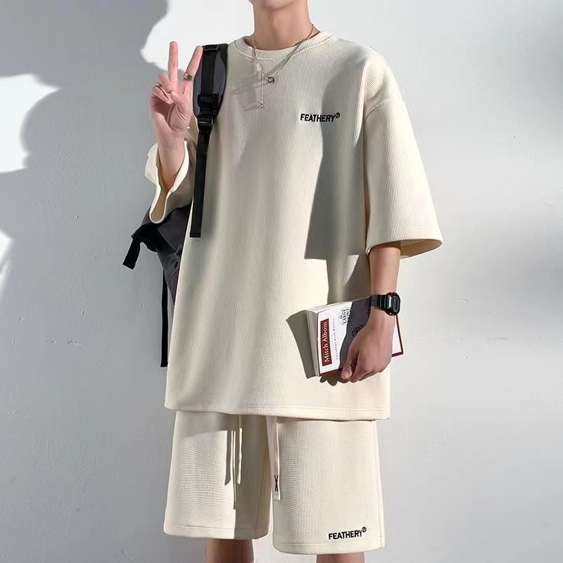 MENเสื้อเชิตผู้ชาย  (เสื้อ+กางเกงขาสั้น) เย็บปักถักร้อยดีไซน์เก๋ขนาดมาตรฐาน มีให้เลือก 6สี