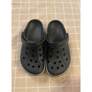 รองเท้าลำลองcrocs มือ2