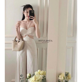 จั้มสูทขายาวดีไซส์เว้าเอว จั้มสูทโชว์ช่วงเอว stylista