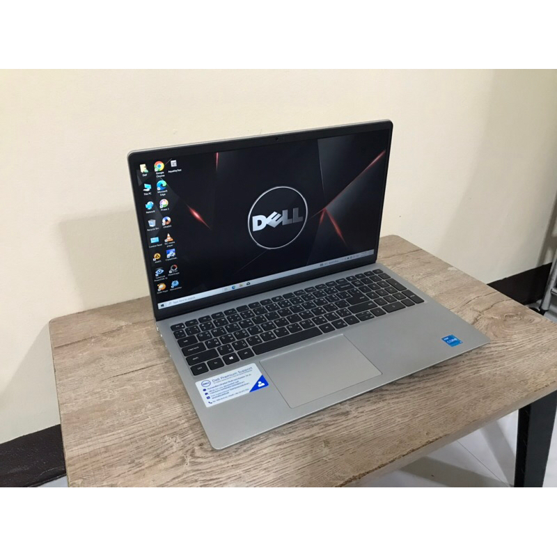 ขาย โน๊ตบุ๊ค Dell Inspiron 15 3511 intel Core i3-1115G4 CPU 3.00 GHz RAM 4 GB SSD 256 GB