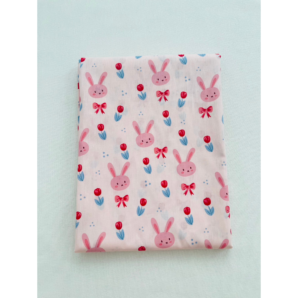 ผ้าคอตตอน poplin พิมพ์ลายกระต่าย ลายเด็กผู้หญิง ผ้าหน้ากว้าง 145 เซนติเมตร หรือ55 นิ้ว