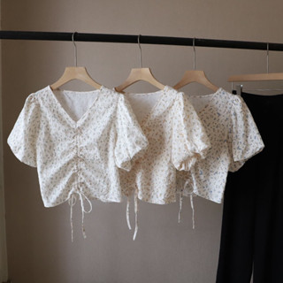Infrorescence เสื้อคอวี แขนพัฟ ลายดอกไม้