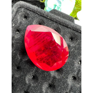 พลอย ทับทิม รูบี้ ของเทียม สีแดง รูปไข่  ผ่านการเผา Ruby created 18x25mm mohs scale 9 ..weight 45 carats