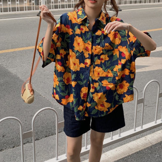 midsummer  เสื้อฮาวายลายดอกสีเหลือง เสื้อเชิ้ตแขนสั้น ฮาวาย ตอปก กระดุมหน้า เสื้อหน้าร้อน #308
