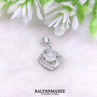 O6459 จี้พลอยมูนสโตน ( Moonstone ) ตัวเรือนเงินแท้ 925 ชุบทองคำขาว