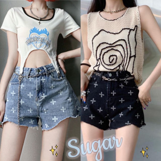 Sugar🌈พร้อมส่ง🌈กางเกงยีนส์ขาสั้น มีลายคล้ายบวกดอกจันทน์หรือดอกไม้ ทรงสวยมาก(7016-1)
