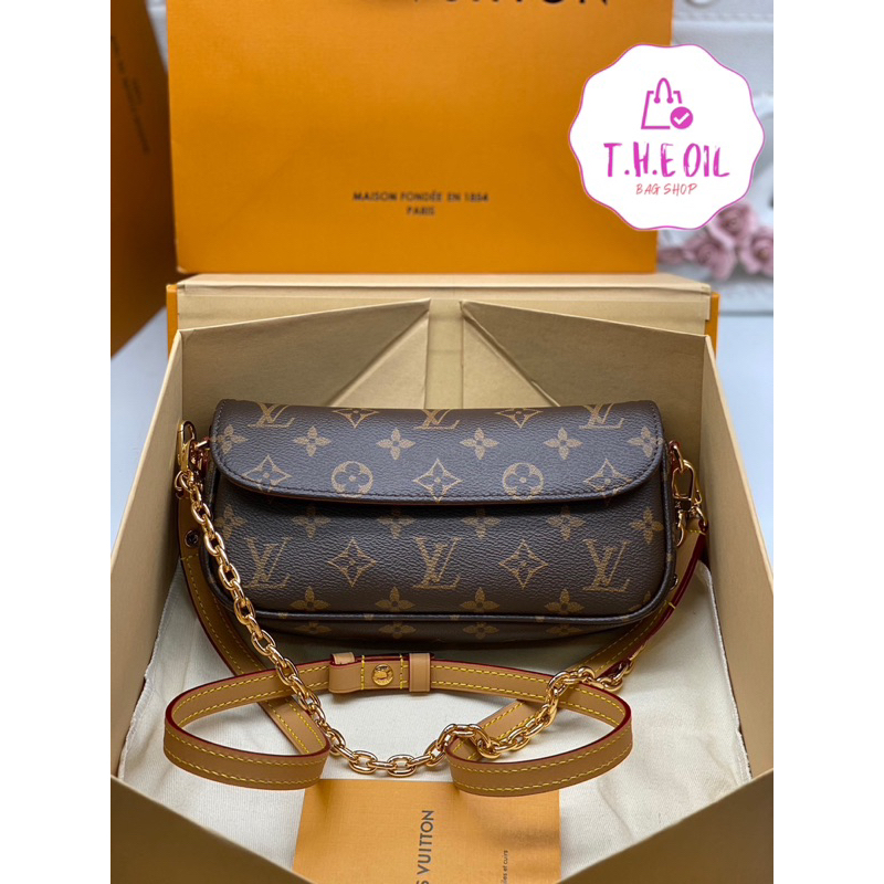 [The.OiL] พร้อมส่งจ้า กระเป๋าสะพายข้างได้ถือได้ Size 23cm งานสวยมากแม่