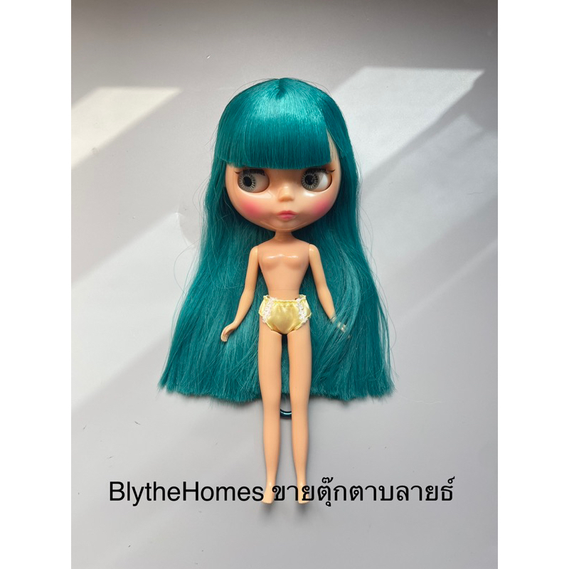 Blythe Neo Nude elegant ellie doll
