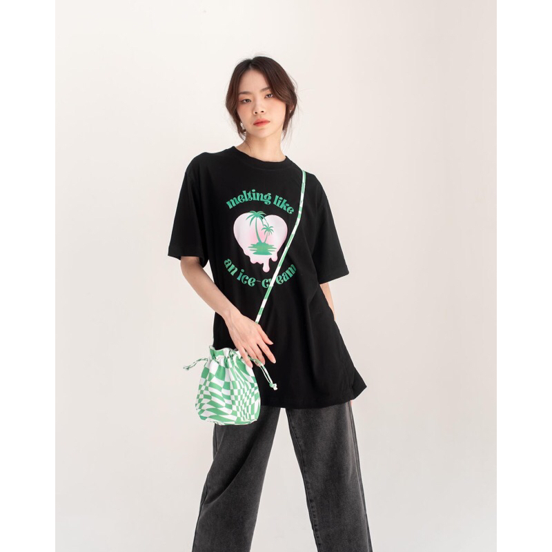 vibes.brandd☁️ Bucket Bag Small size ☁️ กระเป๋าผ้าสะพายข้าง มีเชือกรูด