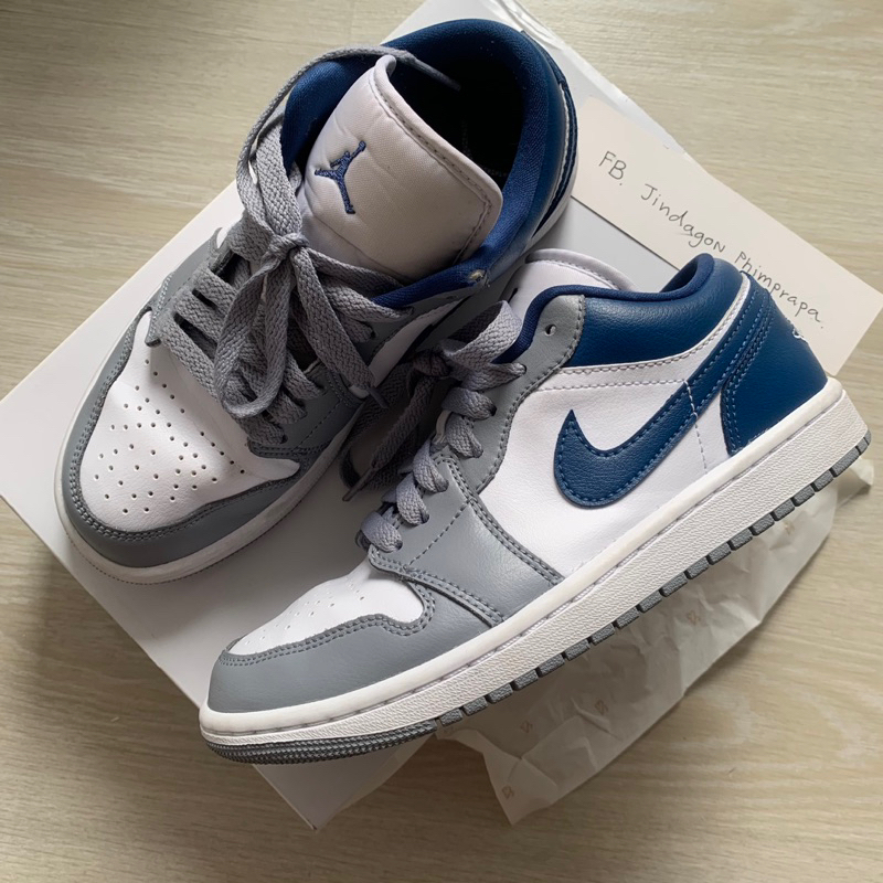Air Jordan 1 Low  6.5 US 23.5cm รองเท้าผู้หญิง สี Stealth/ขาว/French Blue Styleใส่น้อยมีตำหนิด้านในน