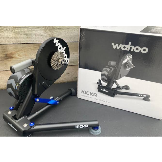 เทรนเนอร์จักรยาน wahoo KICKR V6 Smart Trainers