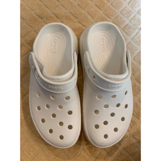 รองเท้าลำลองcrocs มือ2