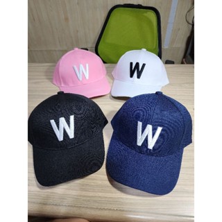 {พร้อมส่ง} หมวกแฟชั่น ตัวอักษร "W" ใส่ได้ทุกฤดูกาล ทรงหมวกแบบหมวกเบสบอล เนื้อผ้าดี ใส่สบาย สีสันสดใส