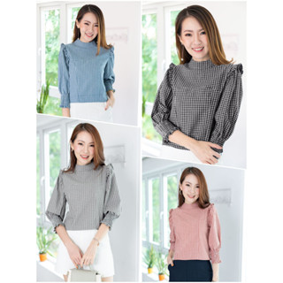 Narinari : NT1792 Frilled Shoulder Cotton Crop Top (ใช้โค้ด NARISP9 ลดทันที 65.- เมื่อช็อปครบ 500.-)