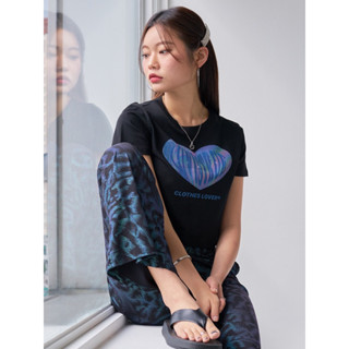 🇰🇷✨luvistrue  LVG HEART CROP T✨🇰🇷