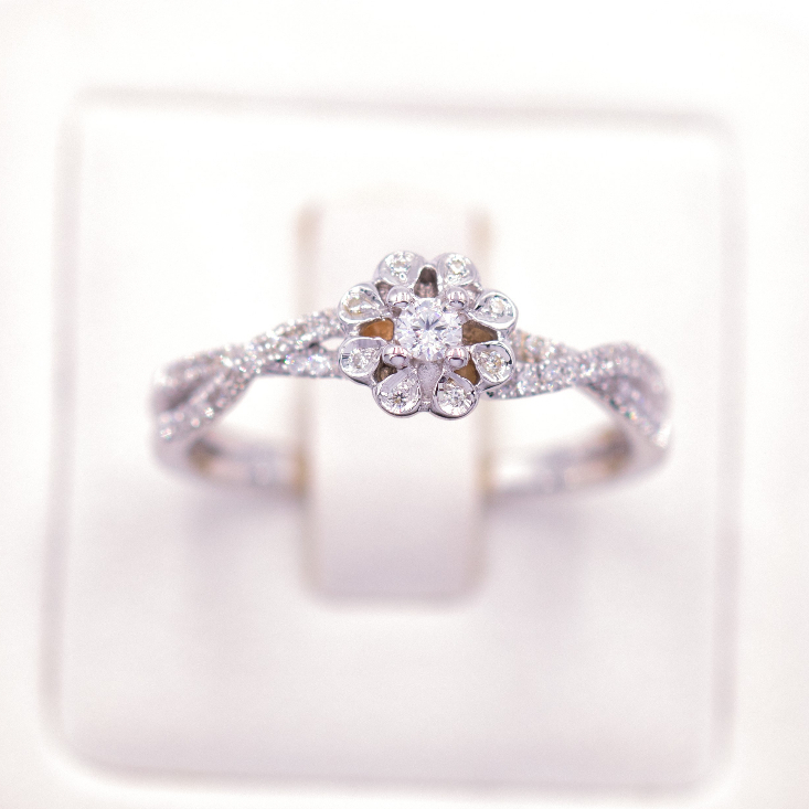 Lucky Gems แหวนเงินแท้ 925 เพชร CZ ชุบโรเดียม แหวนดอกไม้ก้านไขว้  CZME558ws