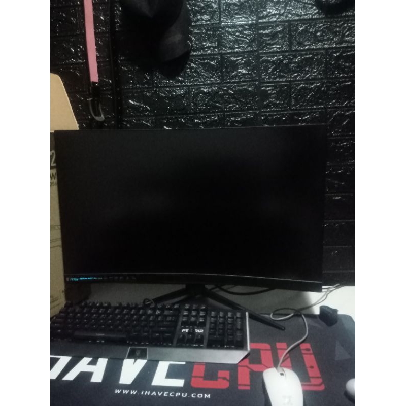 msi จอโค้ง27นิ้ว 165HZ 2k มือสองครับ