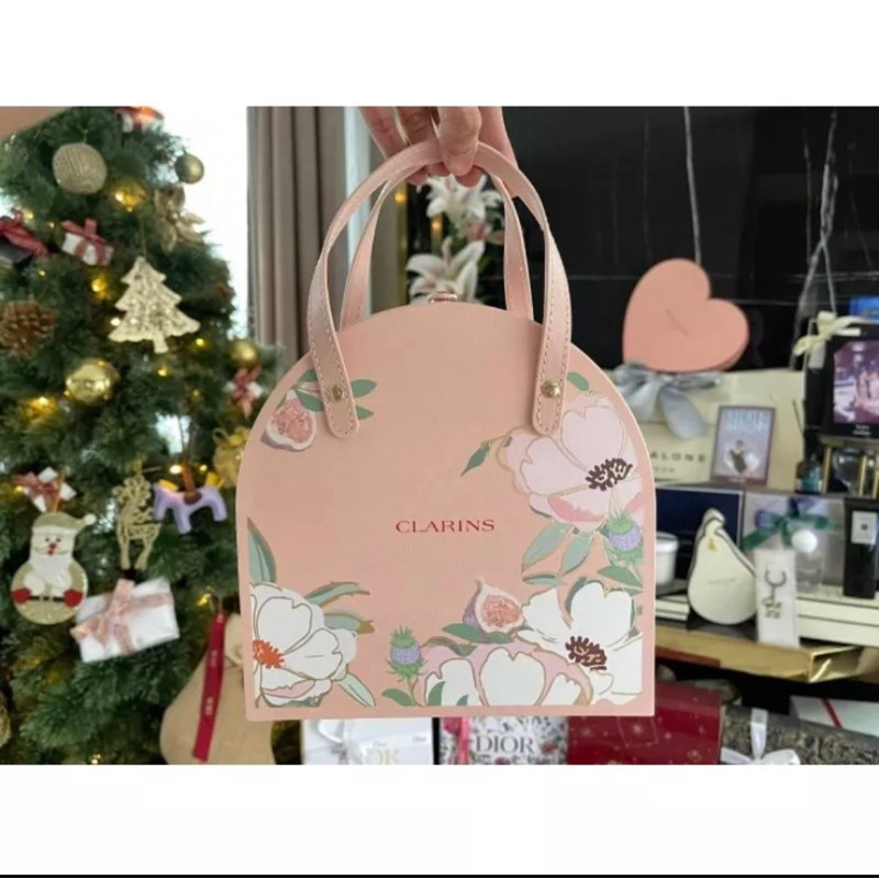 Clarins Peach​ Hand​ Bag สีพีชน่ารักอ่า ถือเป็นคุณนายเบย