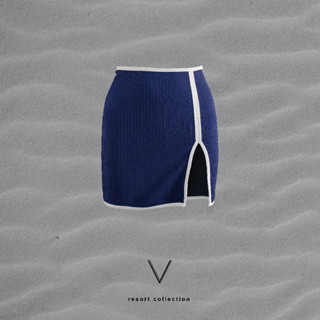 RESORT COLLECTION 2023 NAVY TRIM WHITE MINI SKIRT กระโปรงสั้นใส่ทับชุดว่ายน้ำ