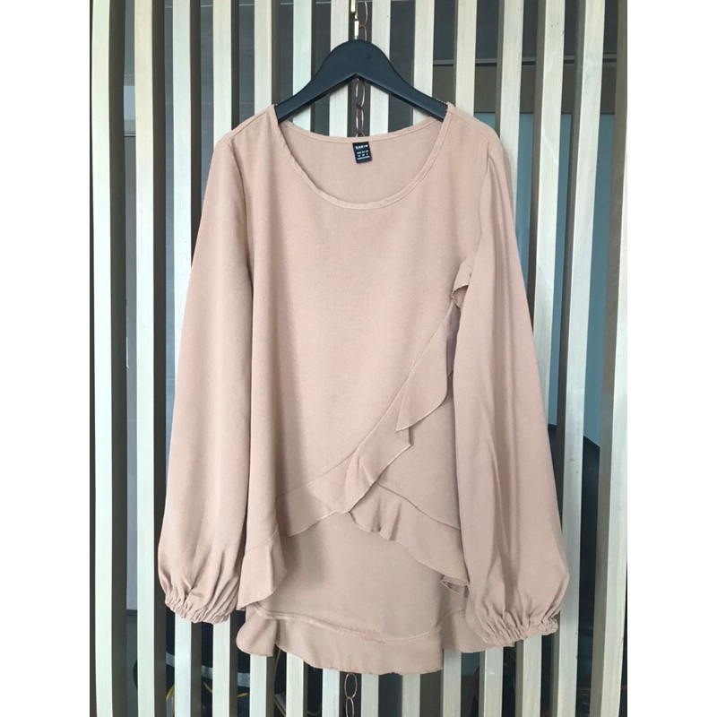 SHEIN มือสองสภาพใหม่ เสื้อผู้หญิงแขนจั๊ม Size M