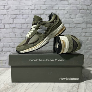 New Balance 2002R (size40-45) Army Green