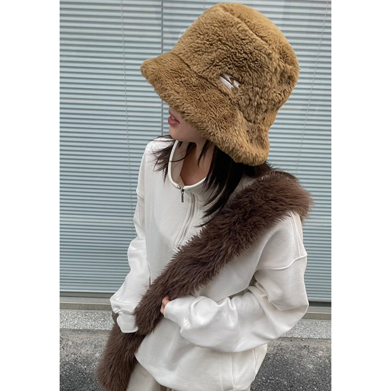 CryingCenter กระเป๋าสะพายข้าง/ครอสบอดี้ Big Brown Stars Bag