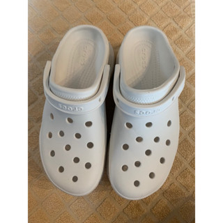 รองเท้าลำลองcrocs มือ2