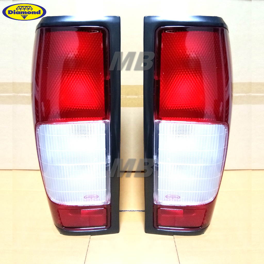 ไฟท้าย ฟรอนเทียร์ FRONTIER นิสสัน แค็ป  NISSAN D22 , QW * ตราเพชร04-47900 *