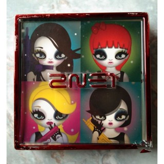 💿 CD BOXSET 2NE1 มี CARD + BOOKLET 📌กล่องมุมขวาล่างแตก