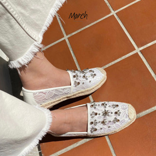 MarchShoes Palermo Espadrilles รองเท้าเอสปาดริล ส้นปอสาน ผ้าลูกไม้ ปักเพชร (ต้องลดไซส์)