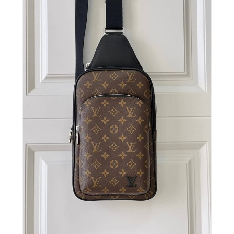 Louis Vuitton Sling Bag Avenue(Ori)เทพ 📌size 20x31x7 cm. 📌สินค้าจริงตามรูป เนื้องานสวยงาม หนังแท้