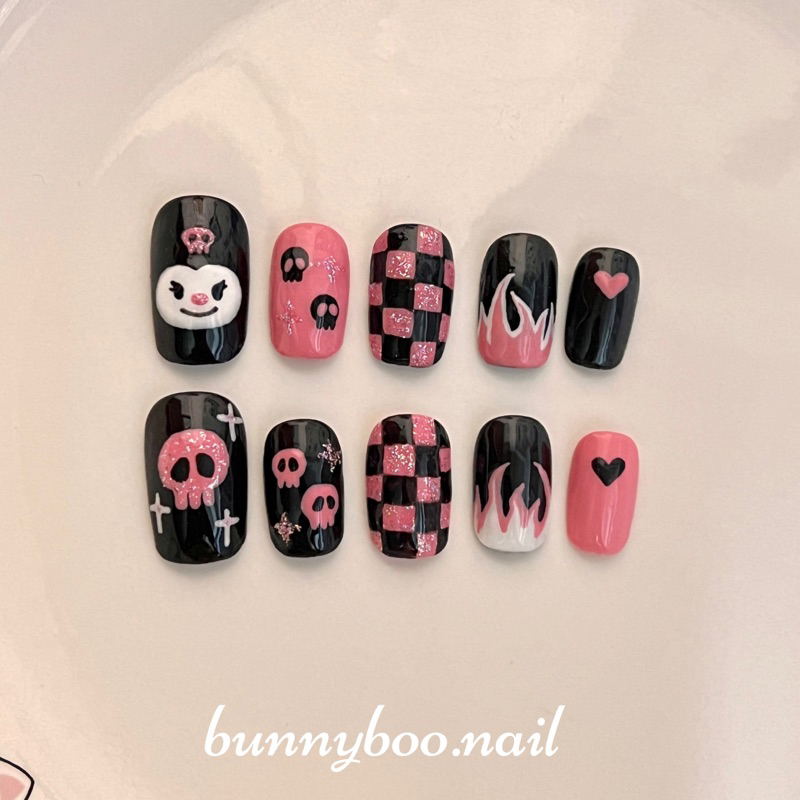 เล็บปลอมเจล (kuromi )