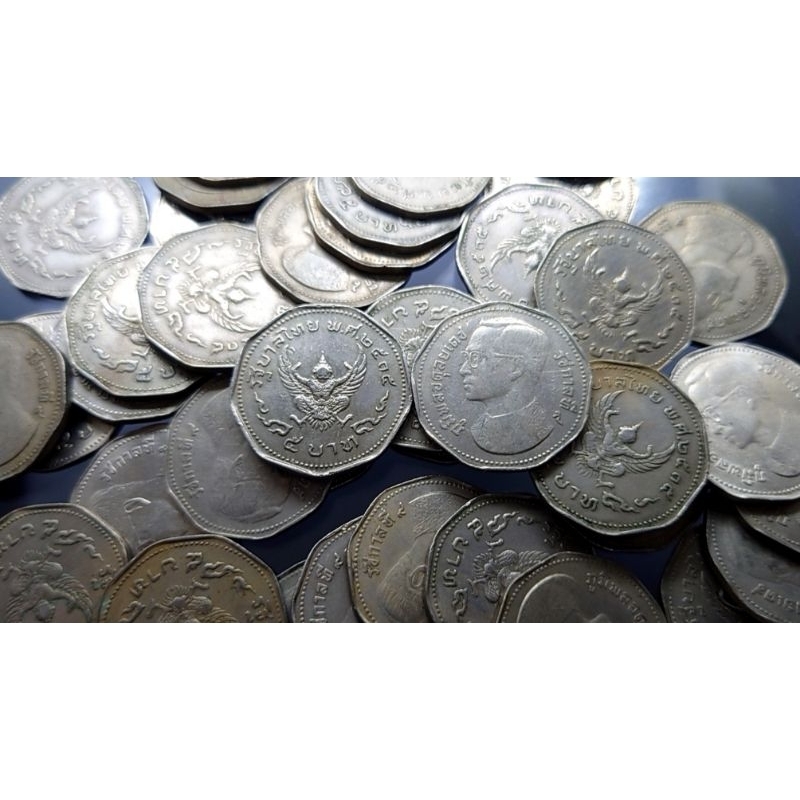 เหรียญ 5 บาท ครุฑ 9 เหลี่ยม พระรูป ร.9 หลังพระครุฑพ่าห์ ปี พศ.2515 ผ่านใช้ #เหรียญครุฑ #เก้าเหลี่ยม #หายาก #ของสะสม