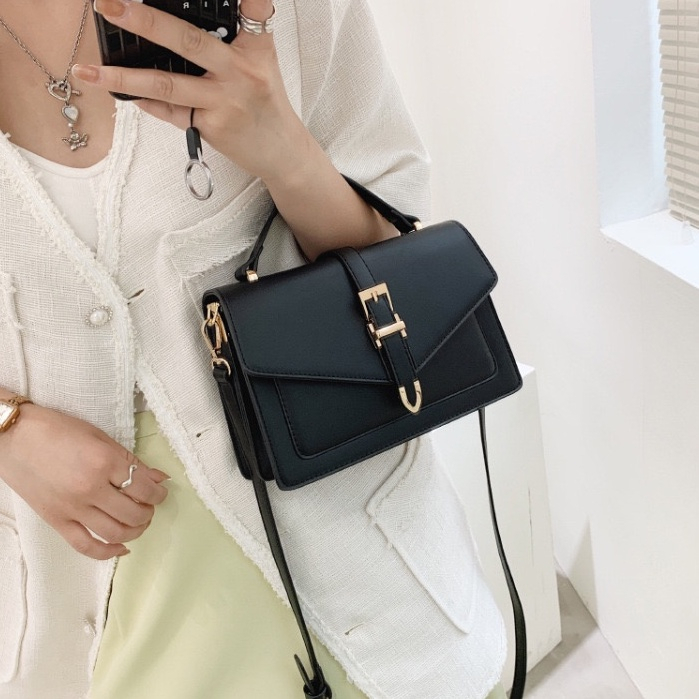 กระเป๋าสะพาย กระเป๋ารุ่น Daisy bag พร้อมสาย crossbody