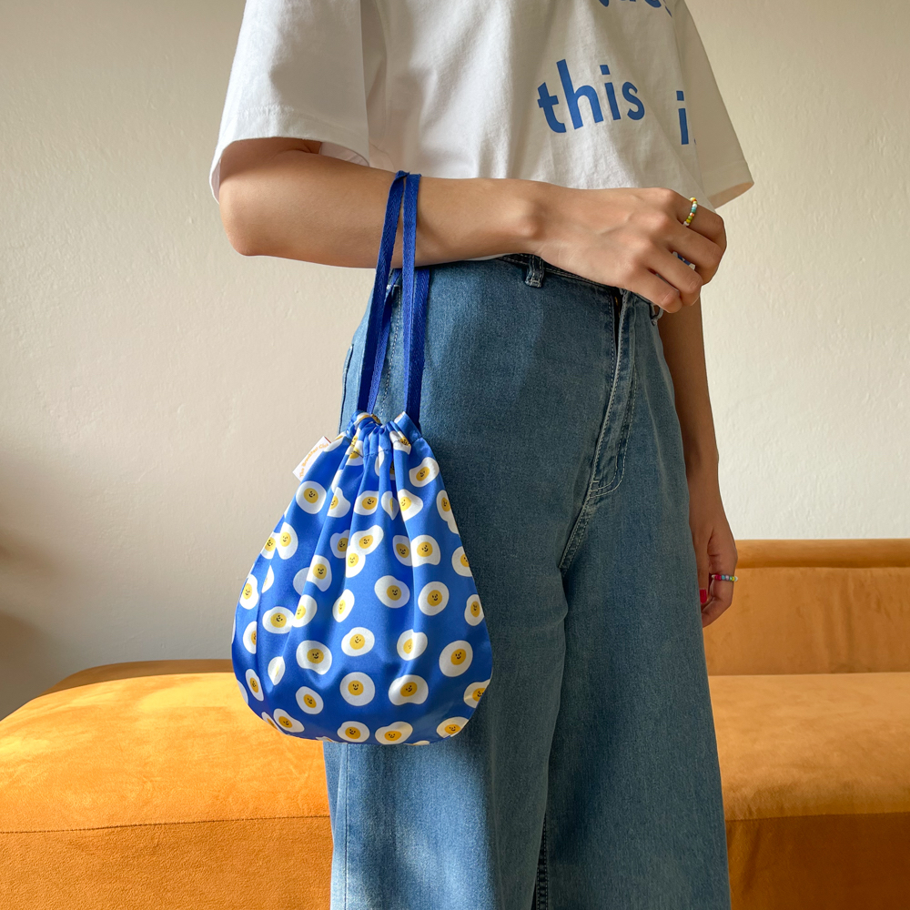 กระเป๋าผ้าซาตินหูรูดใส่ของใช้ส่วนตัว String Bag