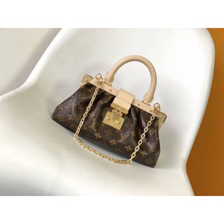 กระเป๋า NEW LOUIS VUITTON  MONOGrAM S LOCK