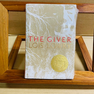 ข004 THE GIVER LOIS LOWRY