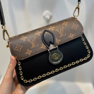 กระเป๋าแบรนด์เนมกระเป๋าสะพายข้าง LOUIS VUITTON BAG          เป็นรุ่นสวยมาก