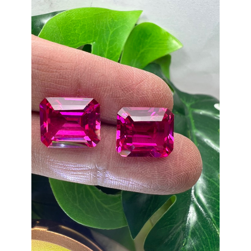 ชมพู (Pink Sapphire 粉红色蓝宝石) 10 กะรัต (Cts.克拉)พลอย สีชมพู..PINK SAPPHIRE ..10 CARATS ....2  PIECES..S