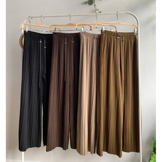 Pleated pants v.1/ v.2🦋🤍  กางเกงอัดพลีทผ้ายืดร่อง polyester ผสม spandex  ผ้านุ่มฟู ใส่สบาย รุ่นนี้ไม่แนบเนื้อนะคะ 🌻