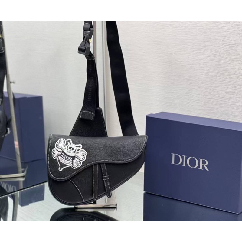 กระเป๋าคาดอกDior saddle ผู้ชาย