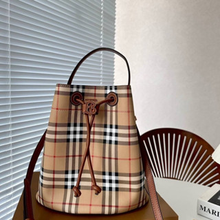 BURBERRY  MONOGRAM BUCKET BAG(GWP) กระเป๋าถือ กระเป๋าสะพาย