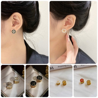 TB Earring ลายโลโก้ ใส่สลับได้ทั้ง 2 ด้าน  ใส่ง่ายดูดี เหมาะทุกโอกาส