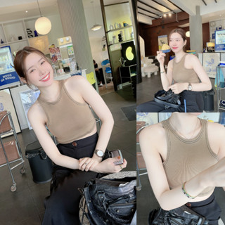 SLYQ CINNAMON RIBBED SLEEVELESS TOP เสื้อครอปแขนกุดผ้าร่องเนื้อหนาแต่งตะเข็บเดินเส้นสีตัดกัน เสื้อกล้ามครอป