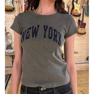 พรีออเดอร์ preorder brandy Melville NEW YORK HAILIE TOP NEW WITH TAG baby tee