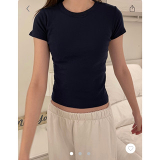พร้อมส่งจากไทย Brandy Melville Hailie Top แท้ 100% เสื้อยืดทรงสวยค่ะ