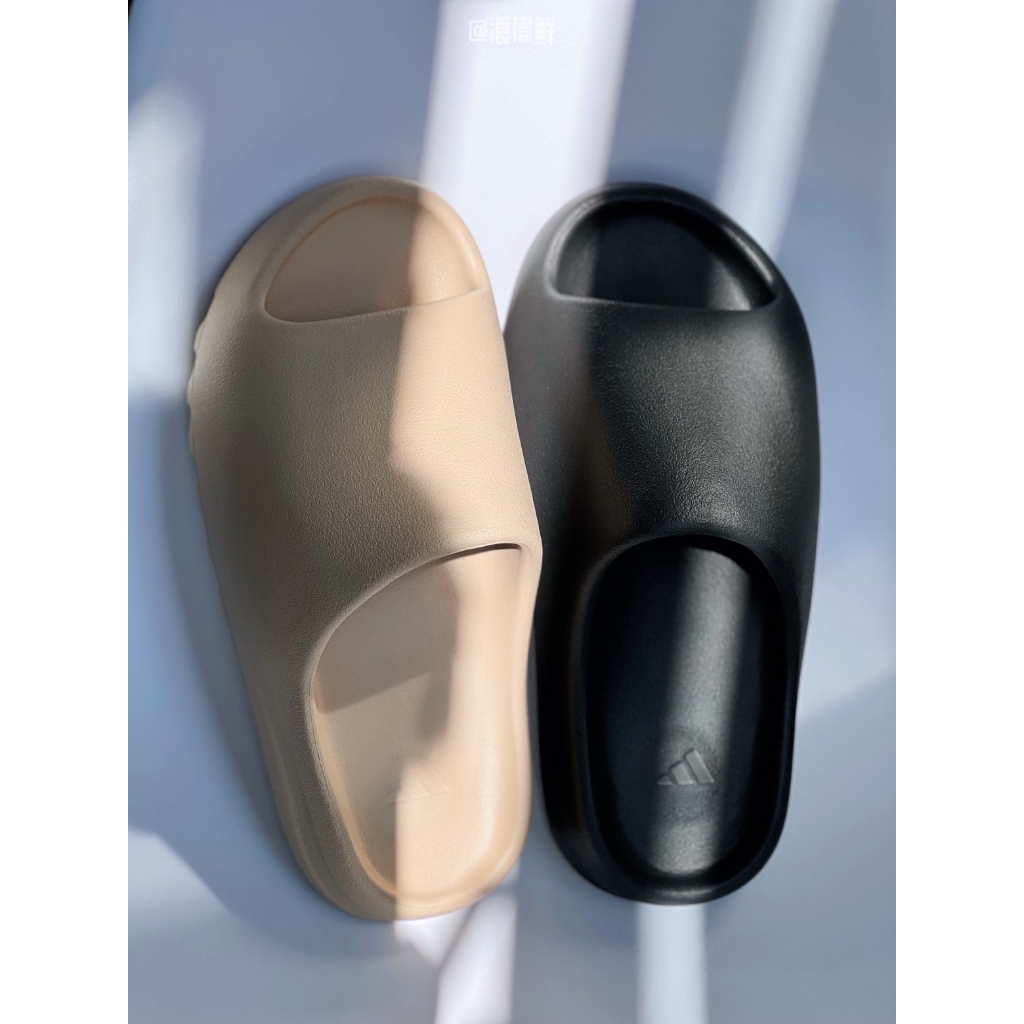 ของแท้ 100 % Adidas Yeezy Slide รองเท้าแตะ