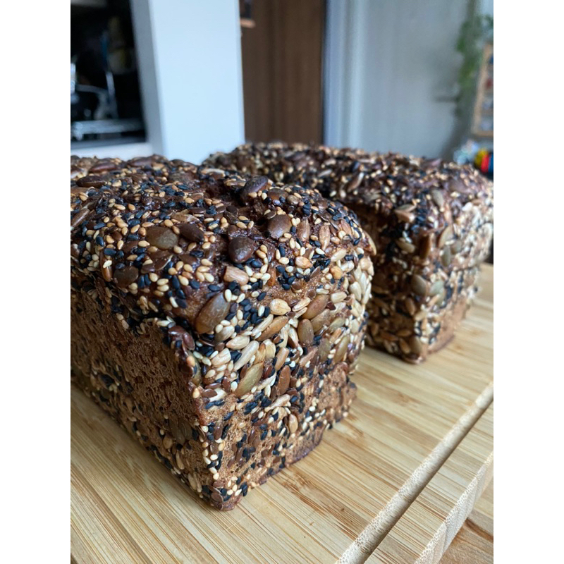 Seeded Rye Sourdough ขนมปังไรย์สไตล์เดนมาร์กผสมเมล็ดธัญพืช