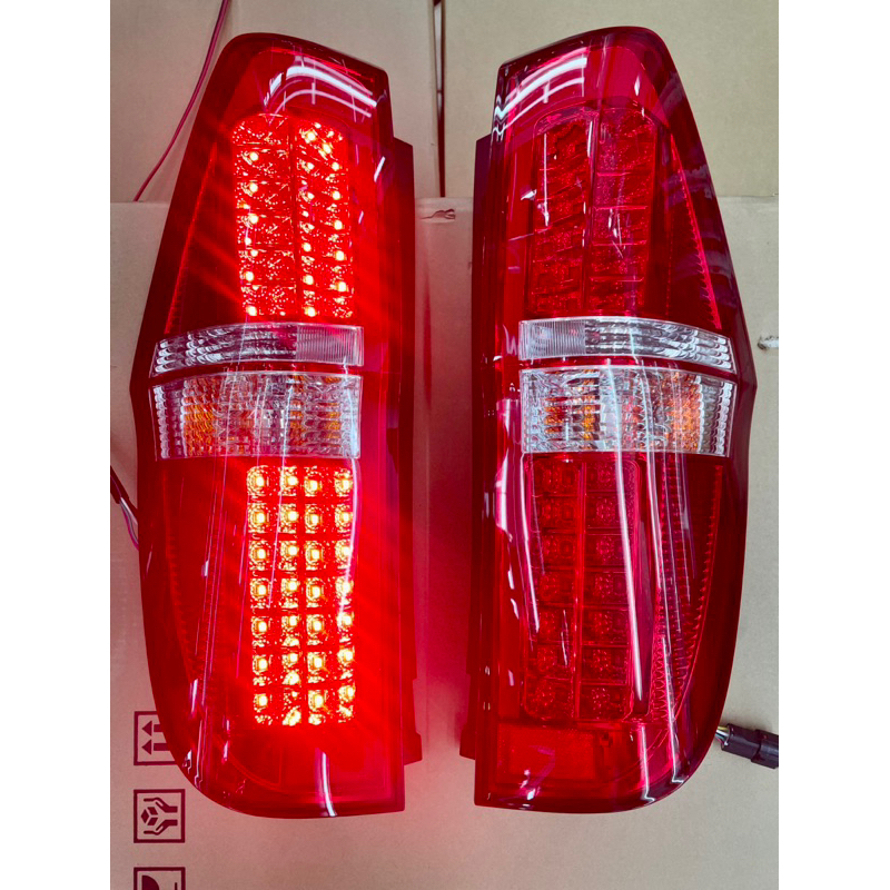 ไฟท้าย รถตู้ ฮุนได H1 led สีขาวแดง HYUNDAI H1 LED